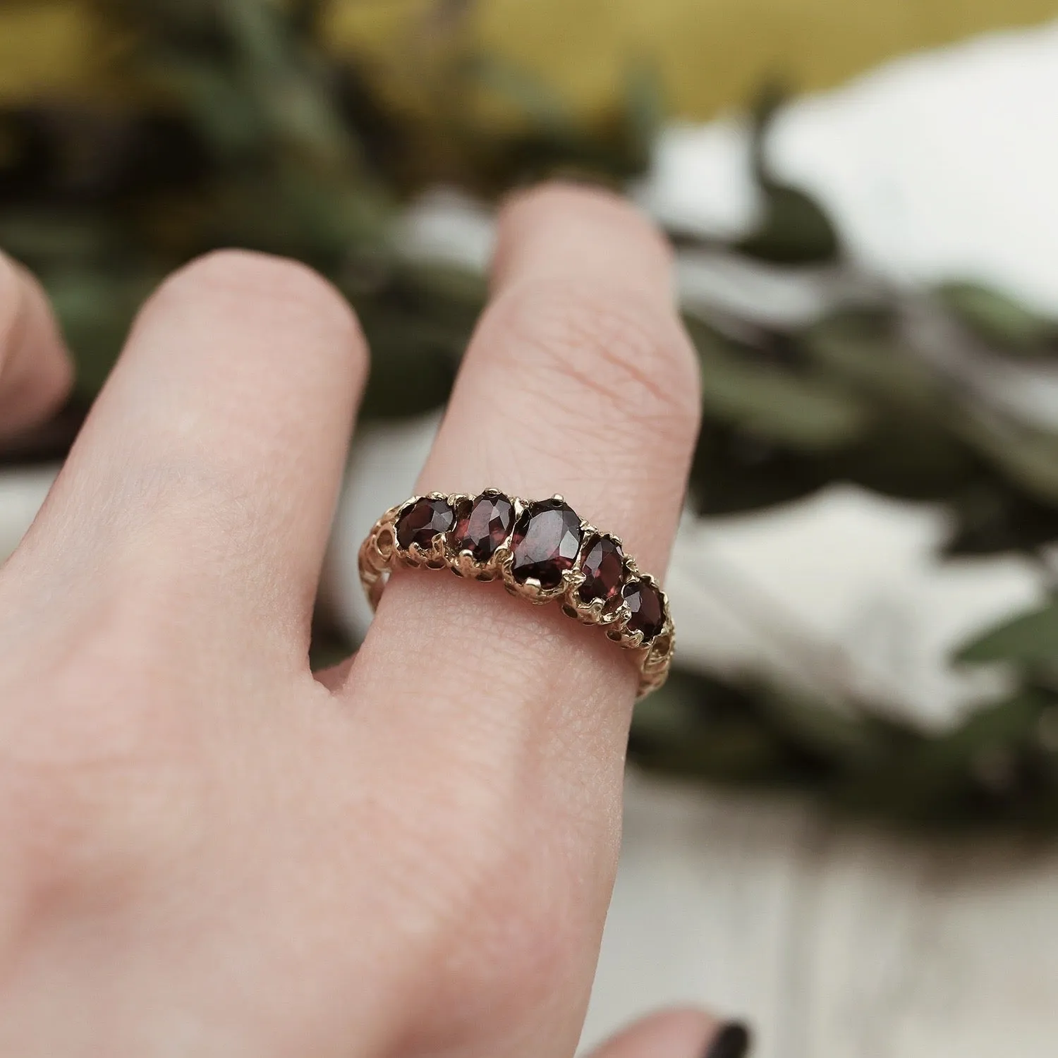 Vintage | Iva Garnet Ring
